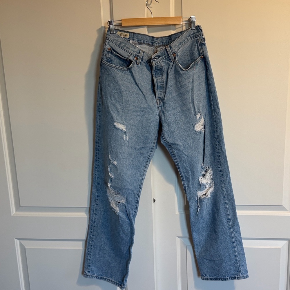 Levi’s 501 90s baggy jeans